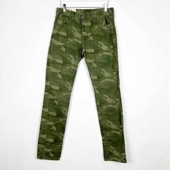 Hollister Button-Fly Slim Straight Leg Camouflage Jeans. Green. 32 x 34 - Picture 14 of 15